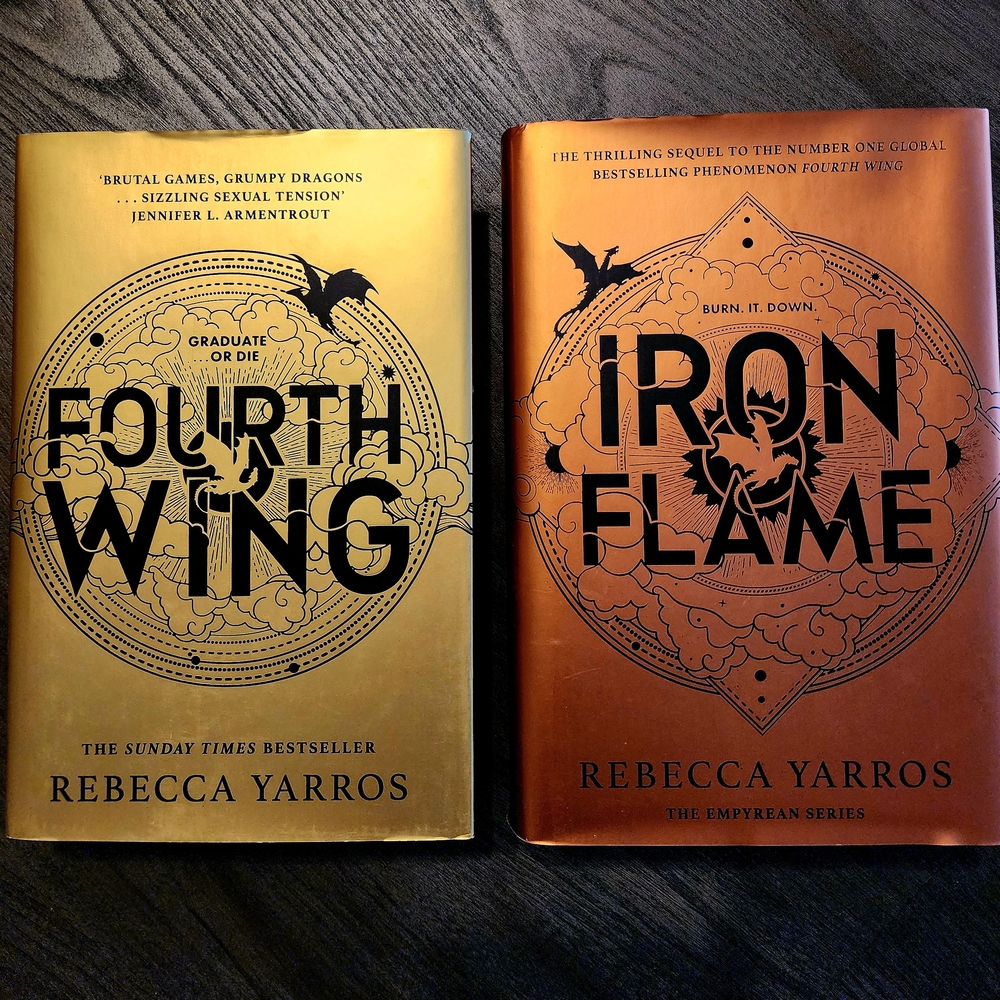 UK EDITION Fourth Wing and Iron Flame